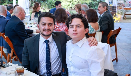  Alejandro y Carlos.