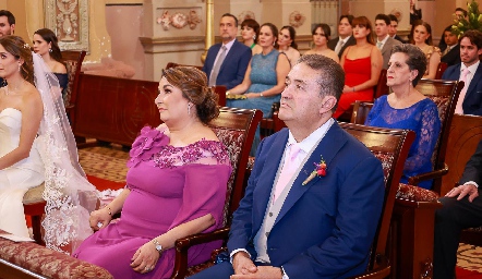  Martha Herrera y Alfonso Jerez, papás de la novia.