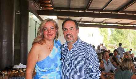  José I Pérez Pavón con su esposa Elsa Canedo.