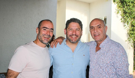  Manuel González, Gerardo Gaytán y Caly Hinojosa.