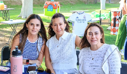  Claudia Pérez, Ofe Nava y Alejandra Rodríguez.