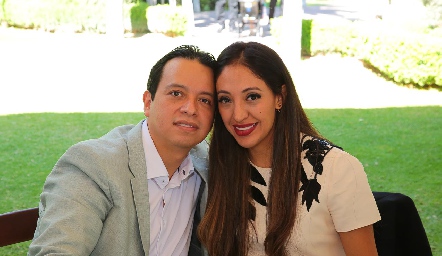 Alejandro Zapata y Mayra Álvarez.
