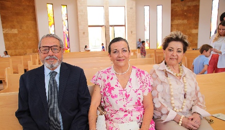  Manuel Medellín, Carmen Gloria Mayoral y Carmen Zambrano.
