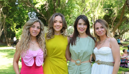  Brígida Sada, Roberta Martínez, Alejandra Gómez y Paulina López.