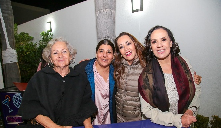  Ana, Dalel Kasis, Silvia y Lourdes Chevaile.