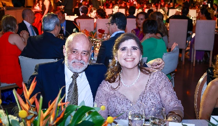  Héctor Cano y Claudia González de Cano.