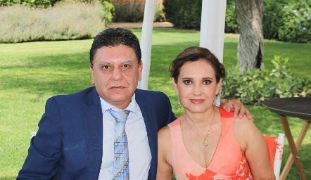  Ernesto Flores y Claudia Robles.