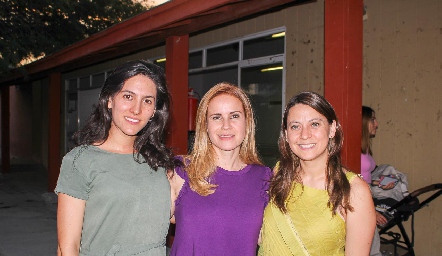  Claudia Diaz de León, Michelle Baeza y Julene Arzola.