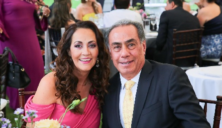  Silvia y Gerardo Chevaile.