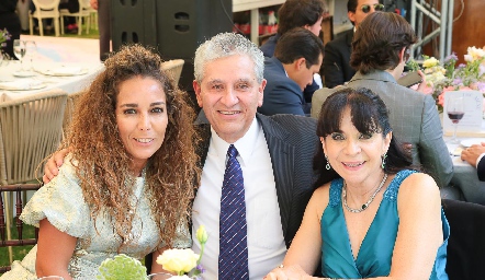  Berenice Castillero, Antonio Briseño y Paty Campos.