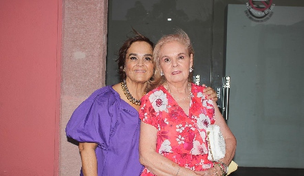  Elisa Robles y Mary Carmen Ruiz.