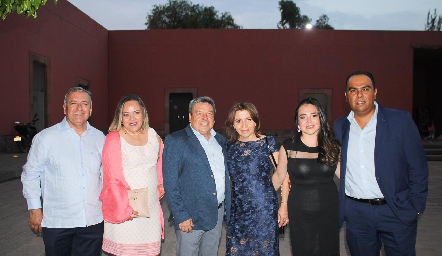  Jesús Ramírez, Maricarmen, Yolanda Ramírez, Willy Govea, Belinda y Moisés.
