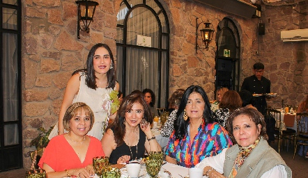  Mariana Rodríguez, Anabel Covarrubias, Martha Abud, Rocío Espinosa y Clara Duarte.