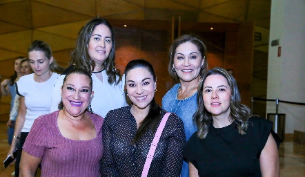  Isabella Morales, Maride Rivera, Ángeles Barba, Perla Rivera y Cris Morales.