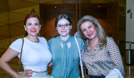  Isaura Cadena, Sofía Cloutier e Ingrid Mendoza.