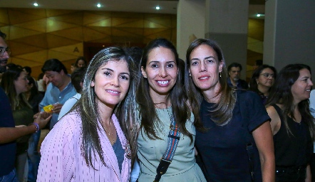  Montserrat García, Fati Martell y Carla Ortiz.