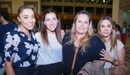  Jimena Saucedo, Nicolet Barragán y Blanca Salinas y Montse Orozco.