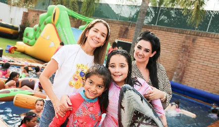  Aydee Loera, Isabella Vallejo, Isabella González y Ana Cecilia Favela.