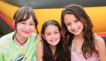  Tere Wong, Sofía Ledezma y Ana Victoria Pedroza.