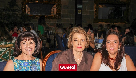 Lourdes Barrios, Lula González y Yolanda Márquez.
