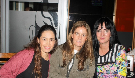  Fátima Alonso, Lorena Quiroz y Gaby Herrán.