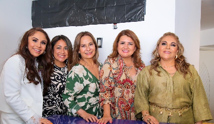  Paola Longoria, Mayra Igareda, Zaira, Yuni y Leticia Longoria.