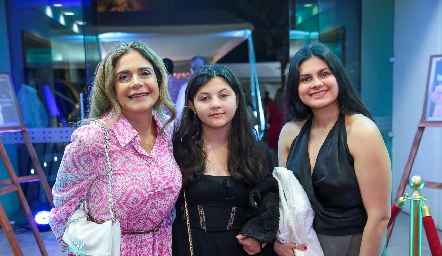  Melisa Crespo, Mía Mercado y Lorena Mercado.
