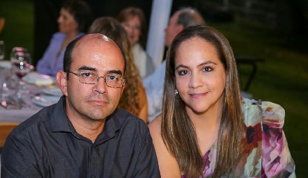  Juan Carlos y Gabriela Bustamante.