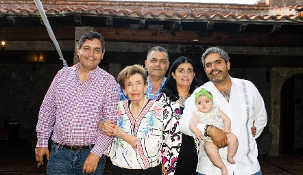  Alejandro, Gabriel, Rocío y Guillermo Espinosa Abaroa con su mamá Rocío Abaroa.