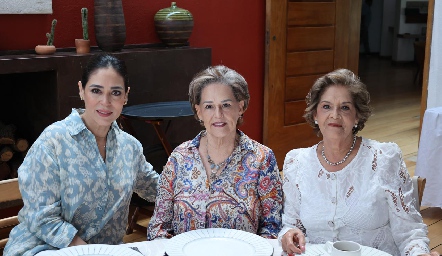  Maribel Lozano, Lolita Álvarez y Rosita Álvarez.