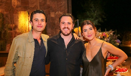  Gerardo Valle, Andrés de los Santos y Pamela Alier.