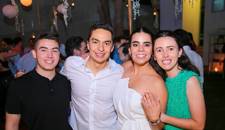  Emmanuel Castillo, Emilio Tobías, Marily Tobías y Paulina Castillo.