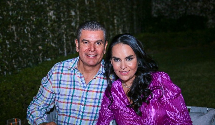  Javier Tobías y Marily de Tobías, papás de la novia.