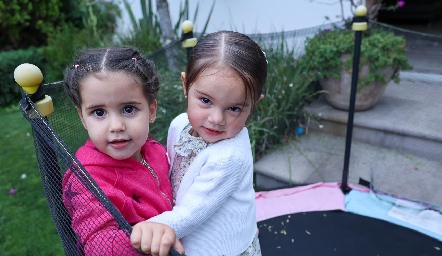  Rafaela Lebrija y Ximena Valladares.