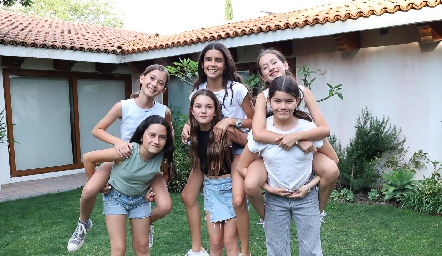  Paula Salas, Maite Quibrera, Carlota Lebrija, Inés Lozano, Pía Guevara y Jimena Fernández.