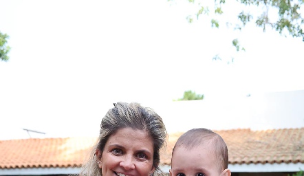  Lu López con su hijo Jerónimo.