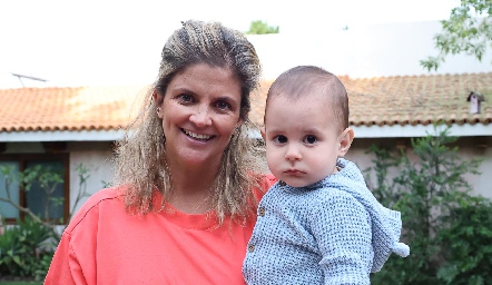 Lu López con su hijo Jerónimo.