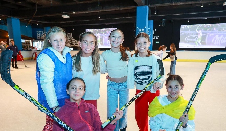  Vale Vallejo, Hanni Torres, Miranda, Isa, Sofi, Maya y Alexia.