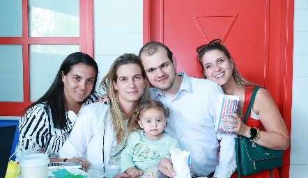 Ana Belén, Hanni, Micaela, Elías y Lily Abud.