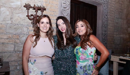  Valeria Flores, Mariana Alcalá y Silvana Zendejas.