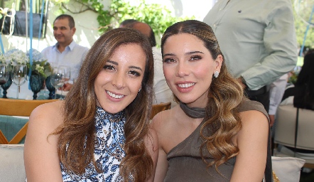  Paulina Rojas y Veida Villarreal.