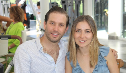  Andrés Torres y Elizabeth Treviño.