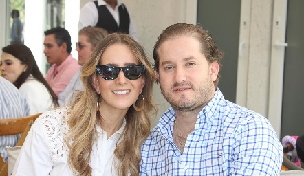  Lucía Martín y Pablo Torres.