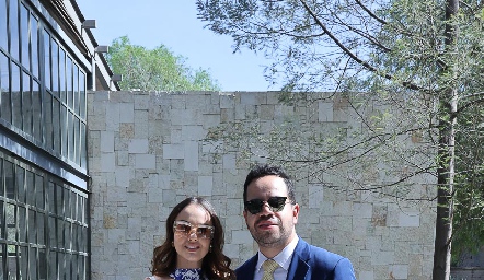  Alejandra Martínez y Ernesto Cervantes.