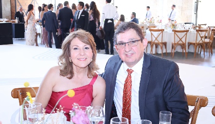  Miriam de Garza y Francisco Garza.