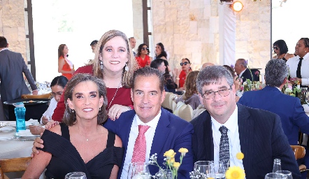  Alejandra, Fabiola, Gabriel y Antonio Escalante.