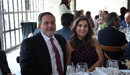  Rodolfo Vaca y Patricia Abud.