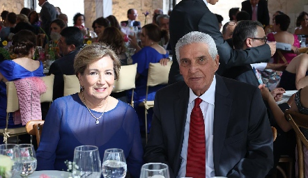  Rebeca Torres de Alcalde y Federico Alcalde Martínez.