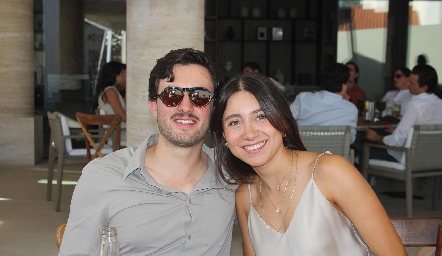  Rodrigo Abud y Priscila Cerecedo.