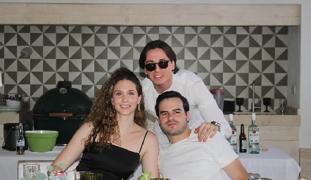  Lucía Hernández, Rodrigo Navarro y Jero Gómez.